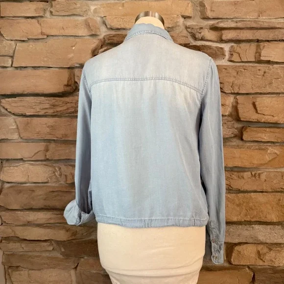 Denim Light Blue Tie Front Shirt Hem & Thread Button Down Long Sleeve Medium - Picture 3 of 8